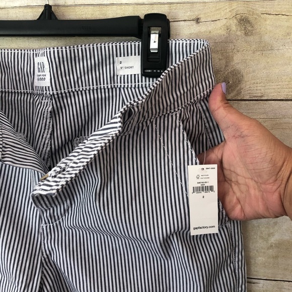 Gap Stripes Bermuda Shorts - Picture 4 of 4